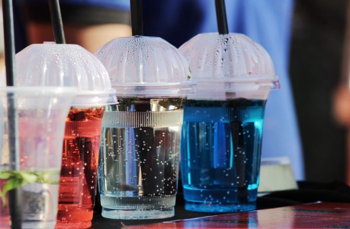 Kies voortaan voor goede recyclebare plastic glazen!